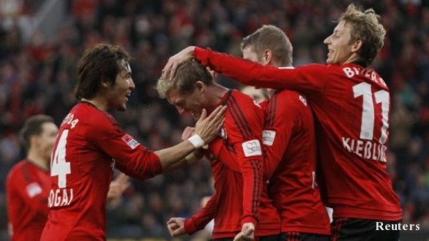 Байер Леверкузен надцака конкуренцията за Аркадиуш Милик