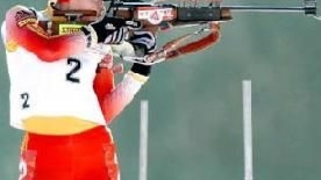 Китайка триумфира в спринта на 7,5 км