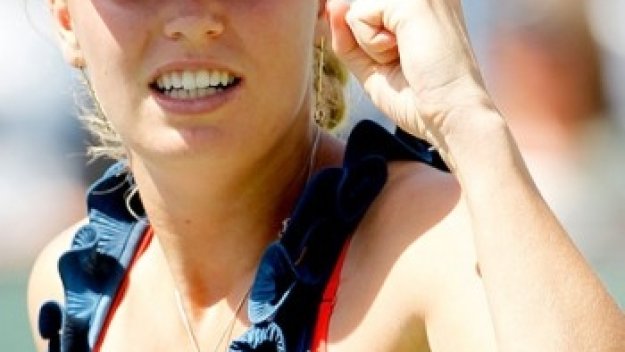 Возняцки продължава победния си ход в Индиън Уелс