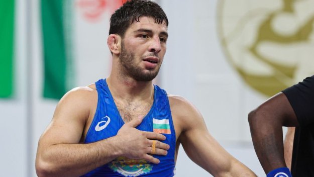 Двама българи са на полуфинал на европейското по борба