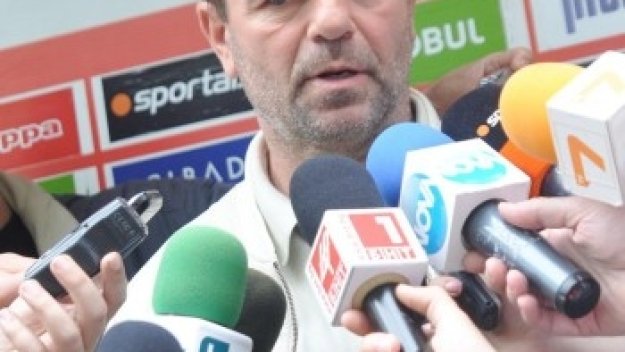 Стойчо отрече конфликт със Стоичков