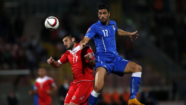 Дебютант спаси Италия