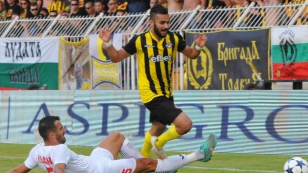 19 "канарчета" отлетяха за Бургас за мача с Бейтар