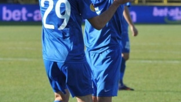 Левски загря за ЦСКА с 3:0 над Чавдар (Етрополе)