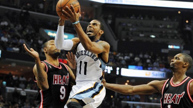 Маями падна в Мемфис, Индиана бие с резервите