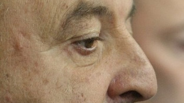 Венци продава М'боли на девичия хор