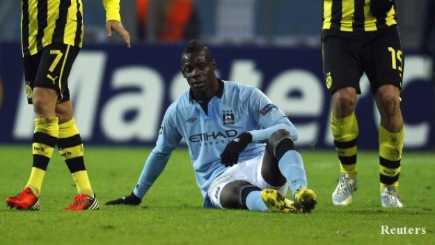 Балотели дава Ман Сити на съд