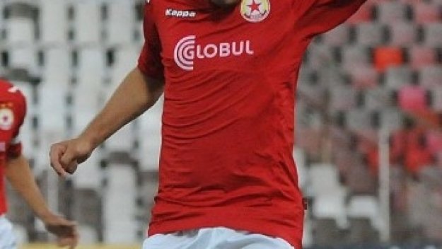 Янис Зику на 6 гола от рекорд на Стоичков