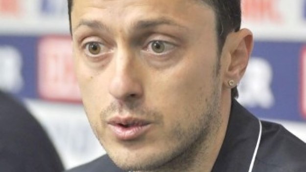 Янев и Янчев още без договори