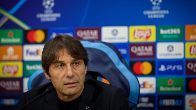 Конте: Искаме да спечелим заради Диего Марадона