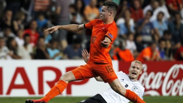 Манчестър Юнайтед също с интерес към Маркo ван Гинкел