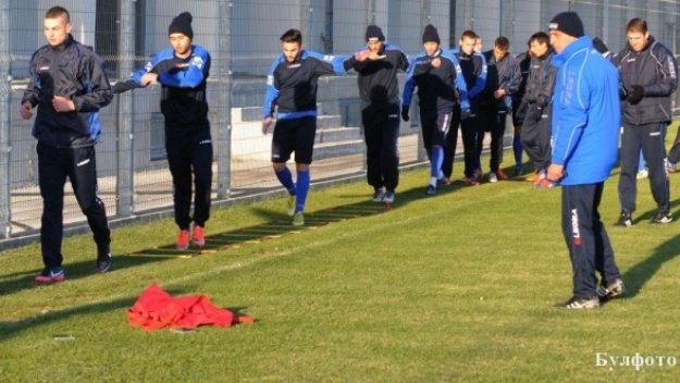 Херо пуска юноши срещу Левски