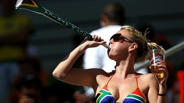 УЕФА забрани вувузелите