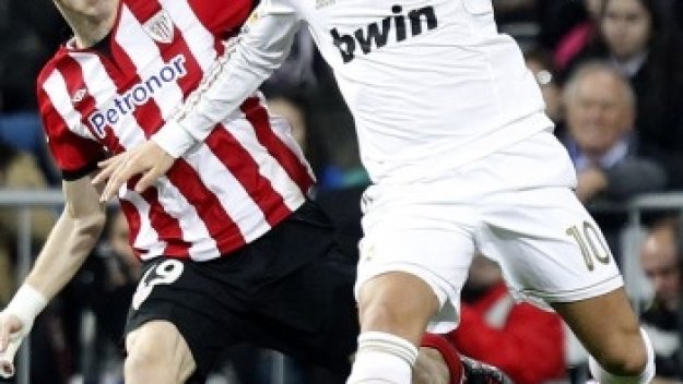 С Кака и Йозил титуляри, Реал гази наред