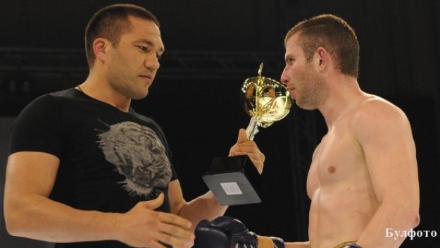 Кобрата отказа мач през август