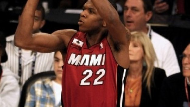 Джеймс Джоунс изненада Пиърс и Алън