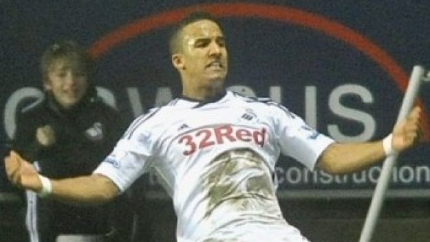 Ливърпул предложил 5 млн. паунда на Суонзи за Скот Синклеър