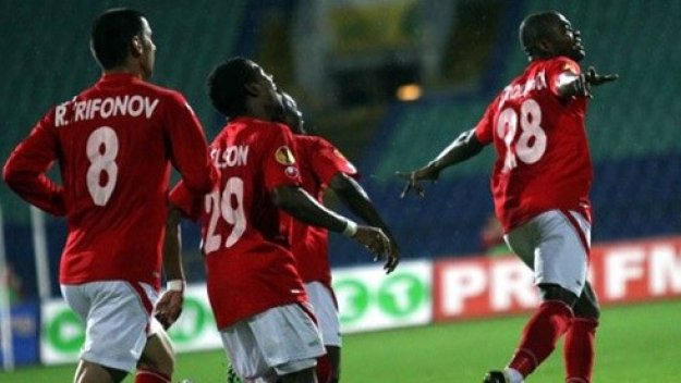 ЦСКА мушна един гол на Славия