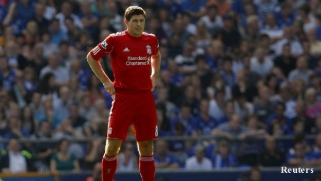 Далглиш хвърля Стиви Джи като титуляр срещу Манчестър Юнайтед