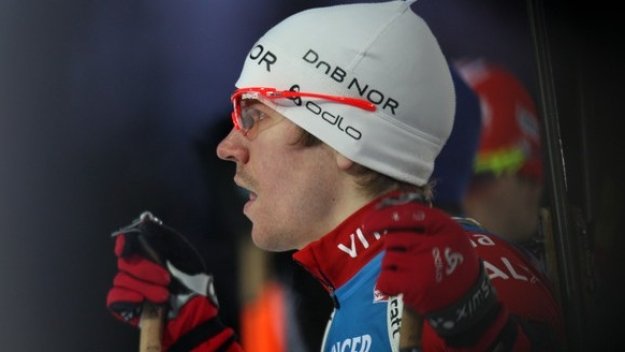 Свенсен се “гипсира” при срещата с норвежкия крал