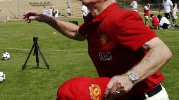 Сър Боби Чарлтън: Барса е уникален отбор, останалите да се учат от тях