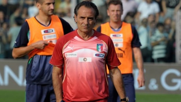 Италия започва срещу Ейре с Пацини и Матри в атака