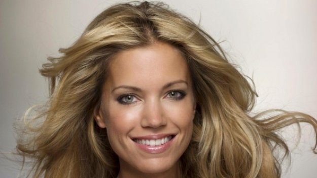 Силви напуска Ван Дер Ваарт след побоя