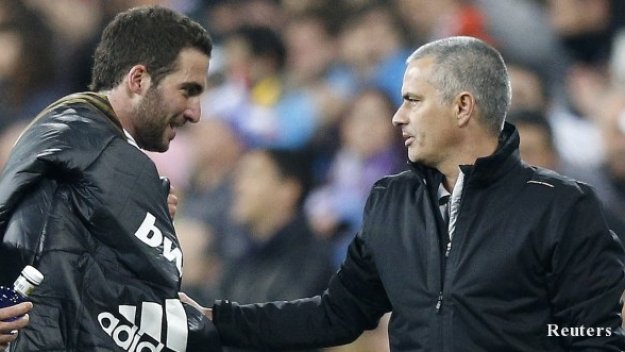 Игуаин остава, отсече Моуриньо