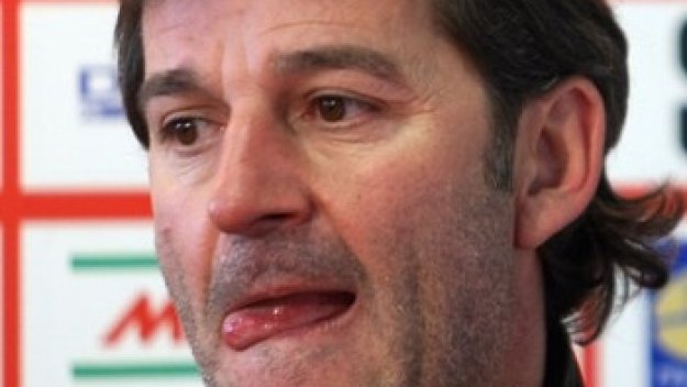 Костадинов подви опашка: Май ни трябва нулева година