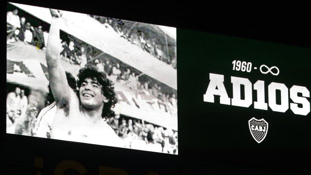 Пак нищят смъртта на Диего Армандо Марадона