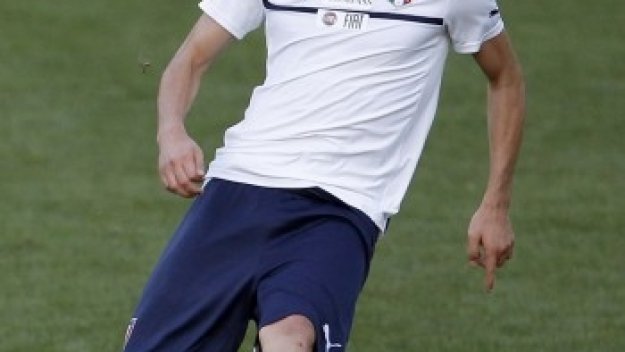 Милан на крачка от Андреа Поли