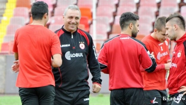 ЦСКА се мести в Етрополе