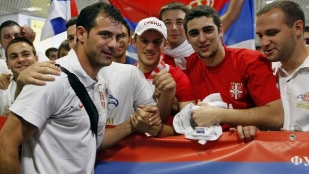 Деян Станкович отпадна за мача с Твенте