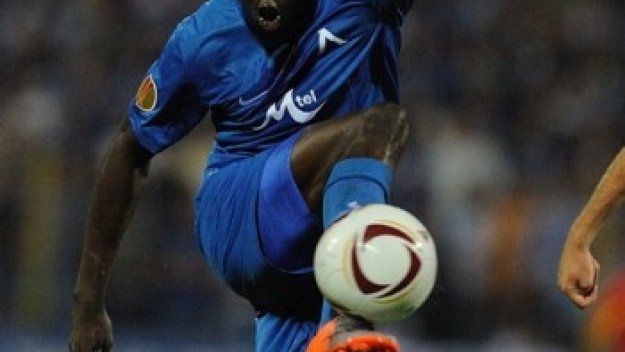 Дембеле бие Бербатов по ефективност