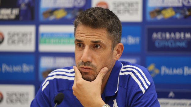 Защитни мерки, бонуси и клауза за уволнение: Разкриха точки от новия договор на Велакес в Левски