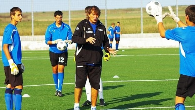 Треньор от Щутгарт тества вратарите на Черноморец