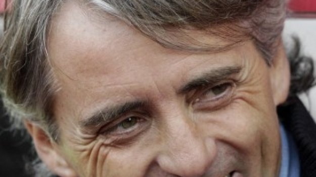 Манчини продължава да играе умряла лисица