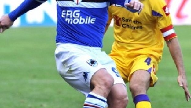 Манчестър Сити също точи лиги за Касано