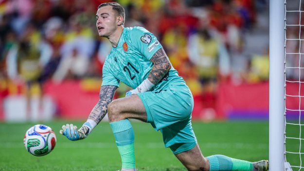 Пуснали Светослав Вуцов срещу Испания, за да му напълнят кошницата, но... 