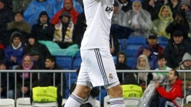 Феновете на Реал искат Кака титуляр