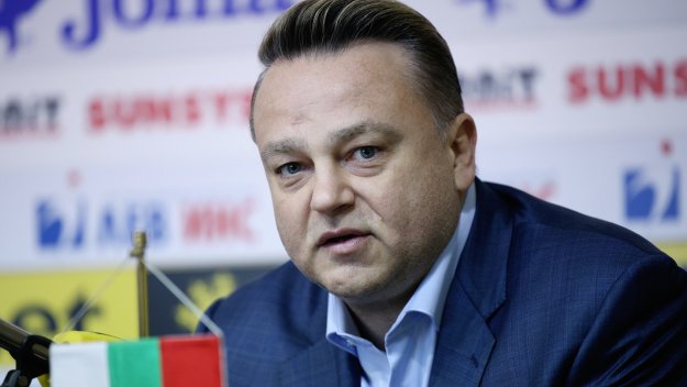 Градев представи програмата си за развитие на българския футбол