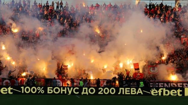 Нова заповед: Без публика на мачове до края на август
