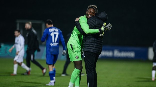 Теории на конспирацията? Родиха се абсурдни версии за издънката на Левски срещу Славия