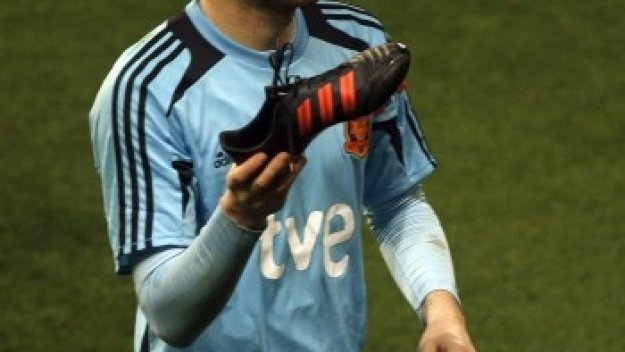 Касияс изравни рекорд на Ван дер Сар