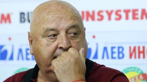 Срам: Осъдиха Венци Стефанов за расизъм