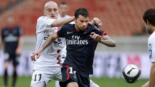 Кежман продължава кариерата си в Хонг Конг