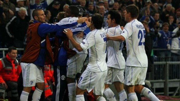 Шалке затъва, звездите му пиянстват