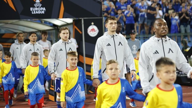 "Камикадзе" дебне Левски при полета над Ниската земя