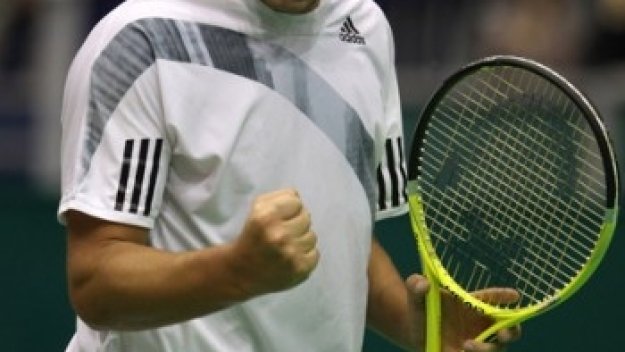 Южни срази Джокович, на финала излиза срещу Сьодерлинг