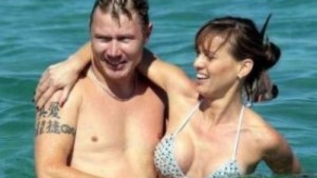 Мика Хакинен палува със стриптийзьорка